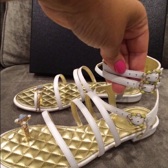 Chanel white gladiator sandal size 6.5 - Picture 6 of 8